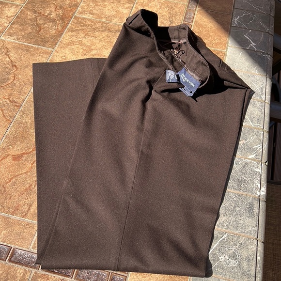 Excellent condition Jones New York Signature size 4 Brown Dress Pants. - Picture 2 of 13